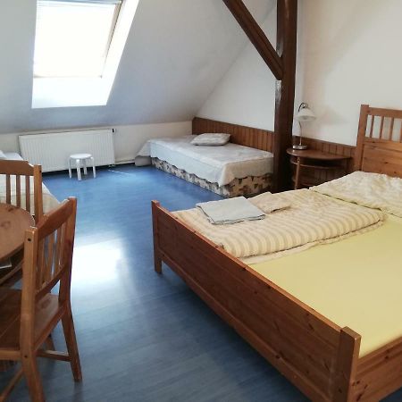 Pension U Kostela Cesky Brod Экстерьер фото