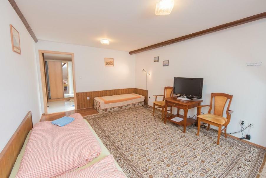 Pension U Kostela Cesky Brod Экстерьер фото