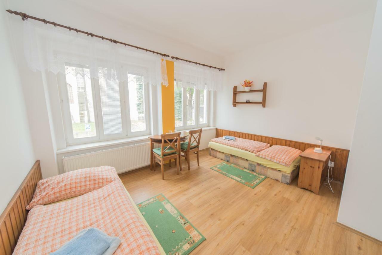 Pension U Kostela Cesky Brod Экстерьер фото