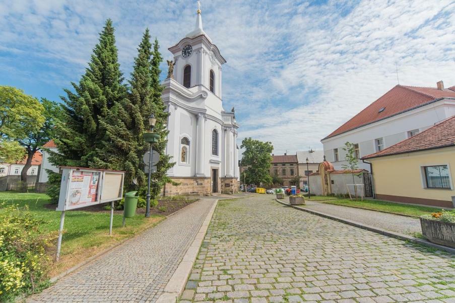 Pension U Kostela Cesky Brod Экстерьер фото