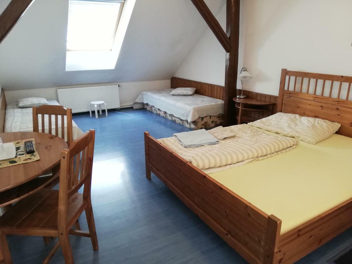 Pension U Kostela Cesky Brod Экстерьер фото